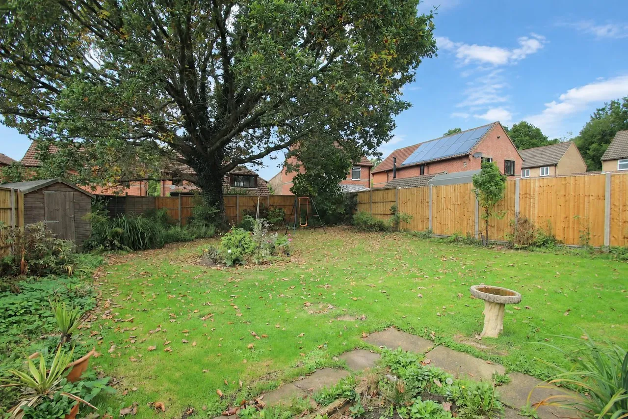 Newmarket Close, Horton Heath, SO50, photo 13