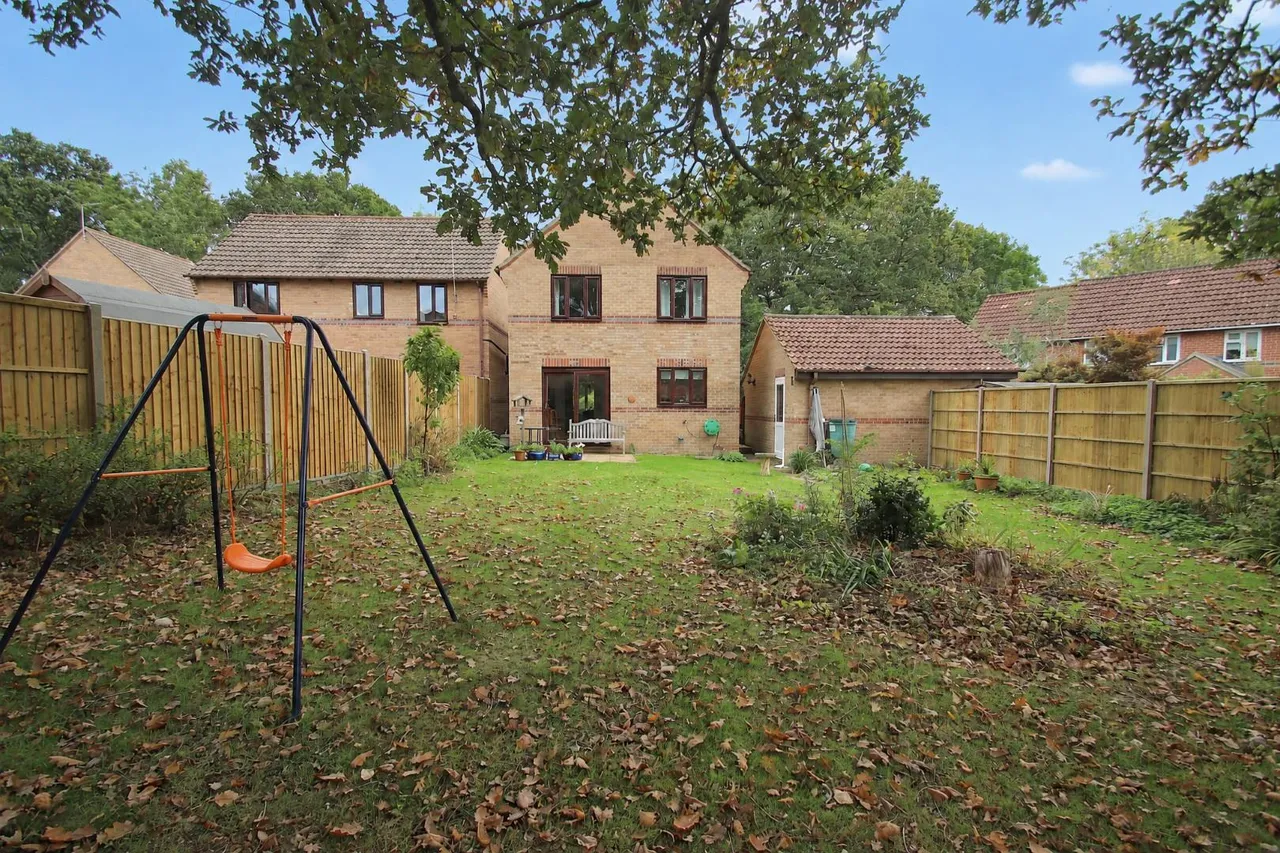 Newmarket Close, Horton Heath, SO50, photo 12
