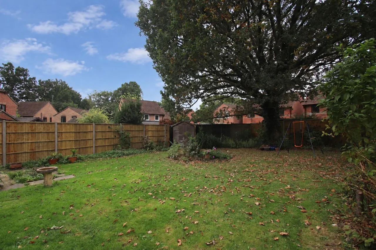Newmarket Close, Horton Heath, SO50, photo 11