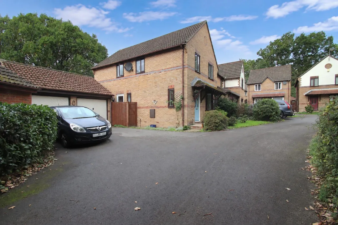Newmarket Close, Horton Heath, SO50, photo 18