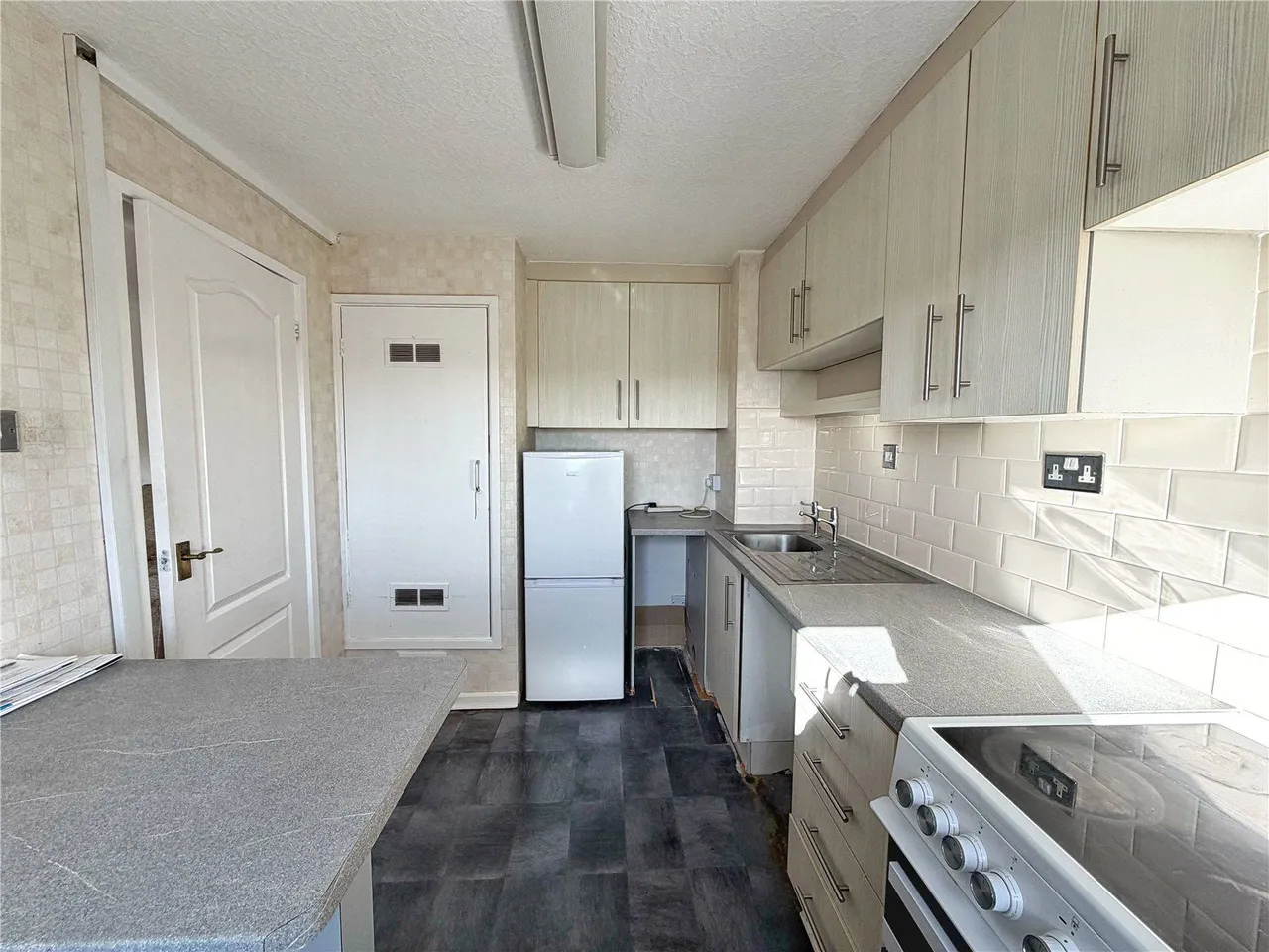 Nowell Court, Middleton, M24, photo 8