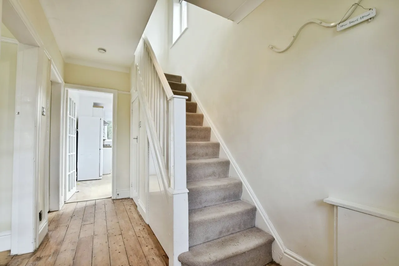 St. Georges Crescent, Timperley, WA15, photo 4