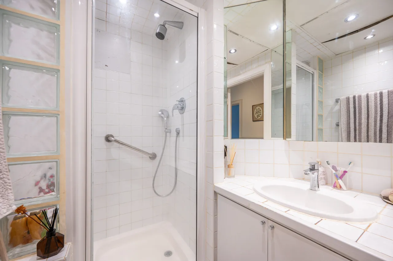 30 Cropthorne Court, 20-28 Maida Vale, London, photo 12