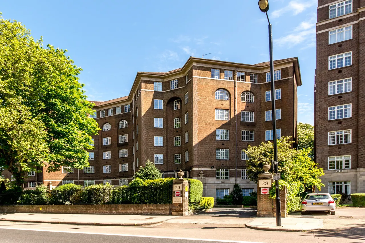 30 Cropthorne Court, 20-28 Maida Vale, London, photo 5