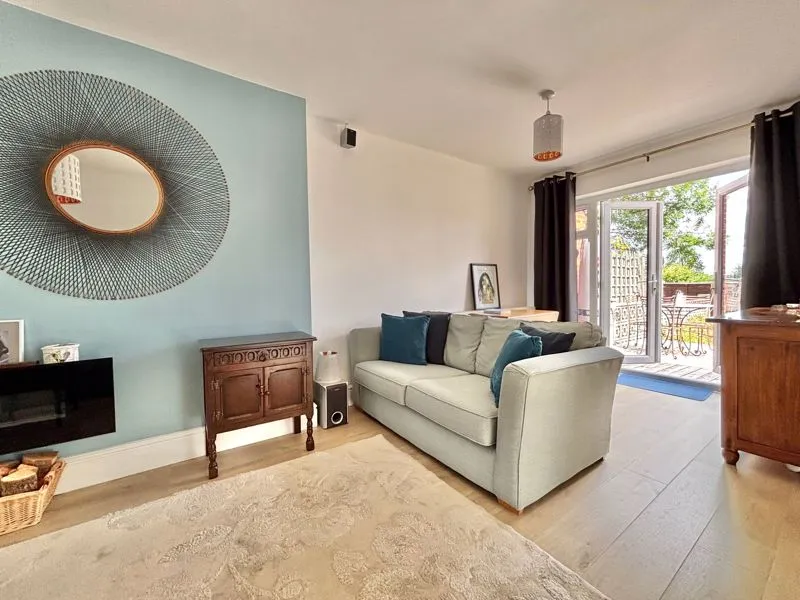 Ipswich Crescent, Great Barr, B42, photo 2