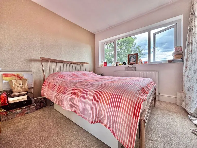 Ipswich Crescent, Great Barr, B42, photo 12