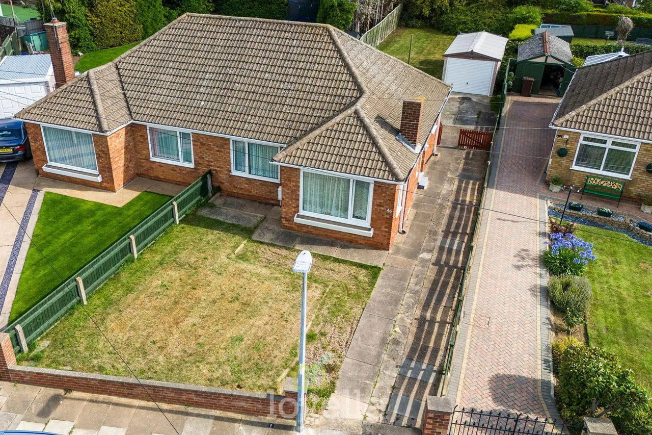 2 bed house for sale, Philip Grove, Cleethorpes, DN35