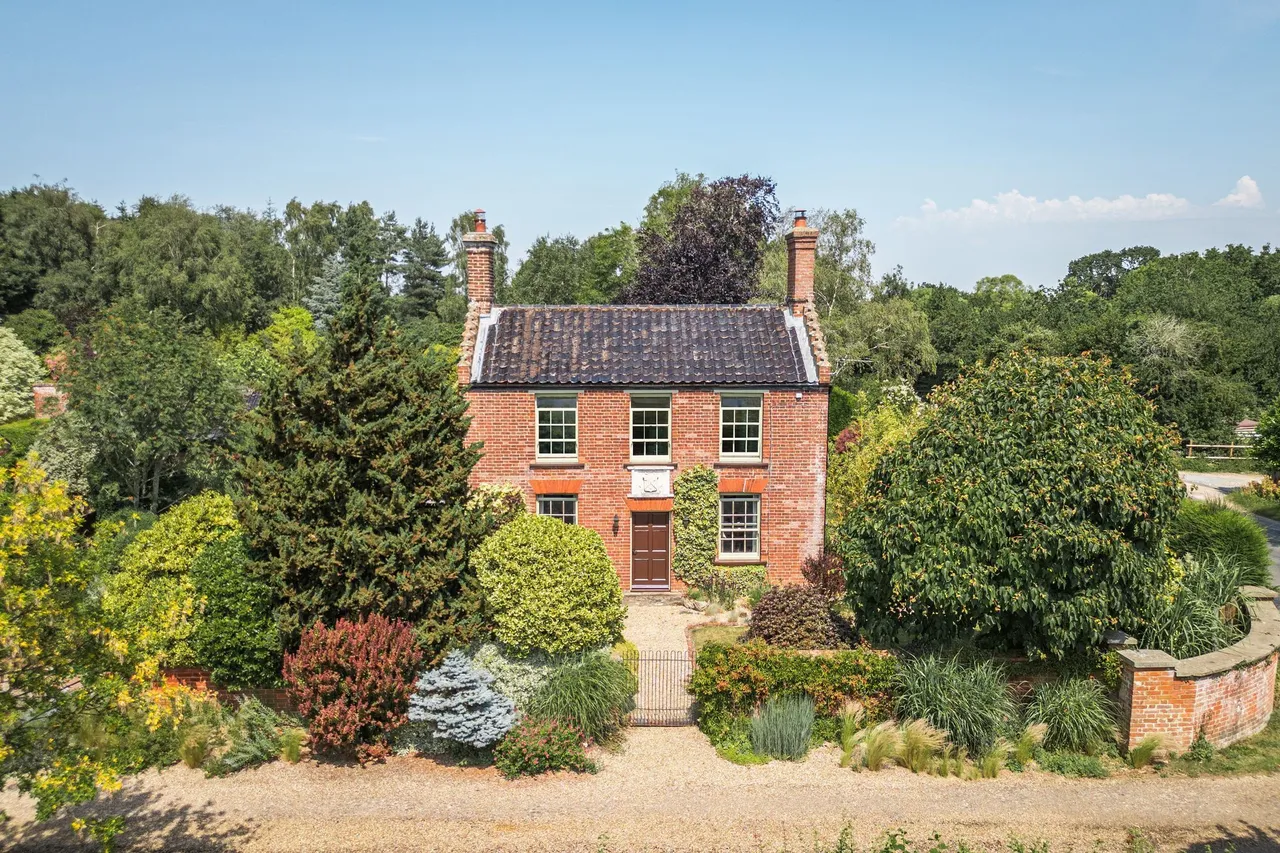 3 bed house for sale, Impressive Grade II Listed Period Cou