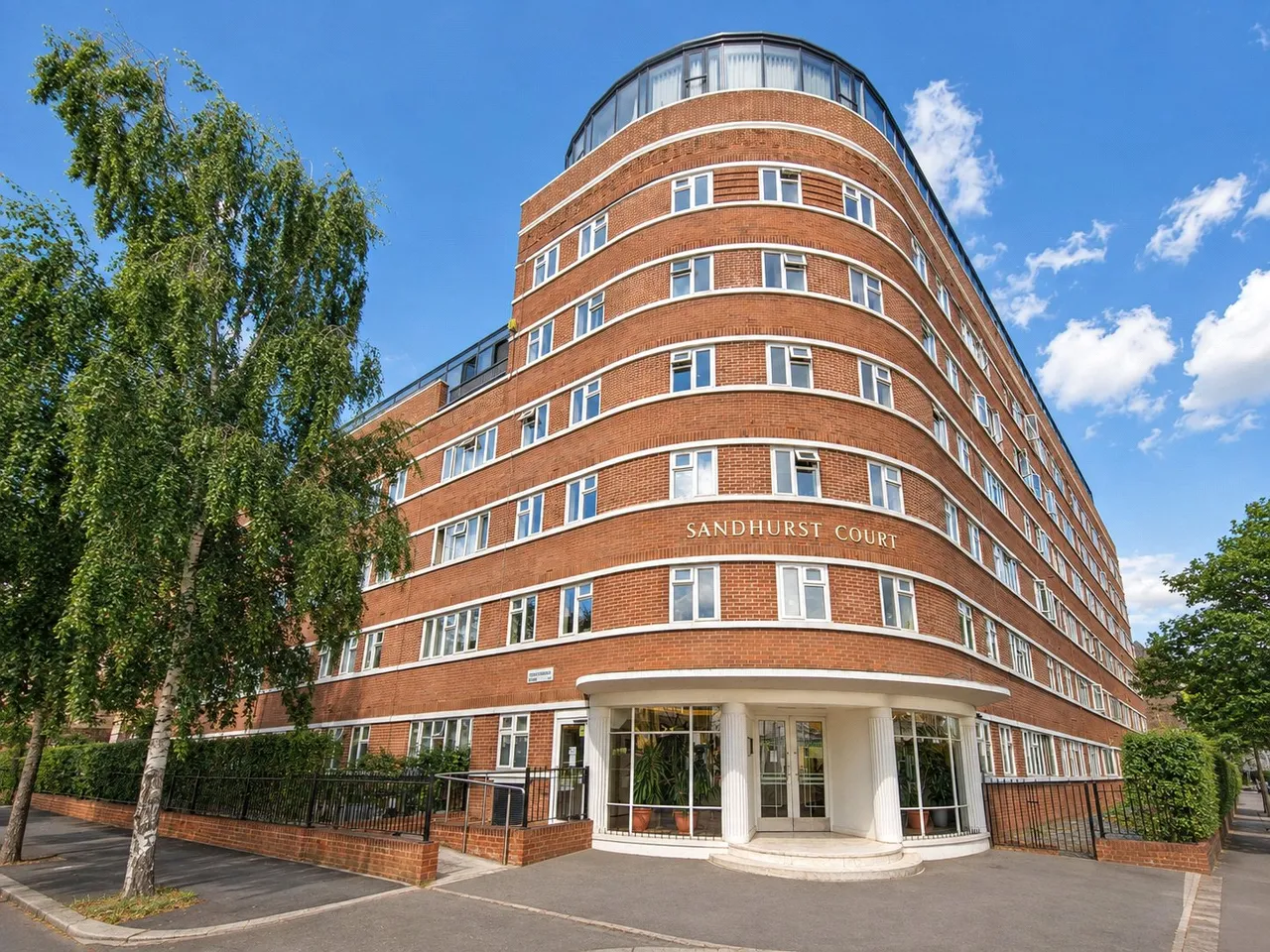 Acre Lane, London, SW2, photo 2