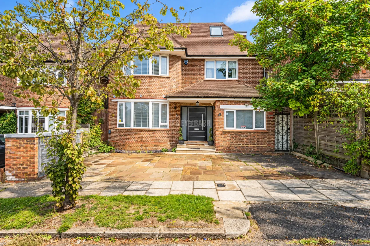 Connaught Drive, Hampstead Garden Suburb, NW11, photo 2