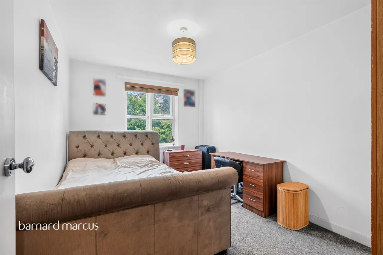 Beaumaris Gardens, London, SE19, photo 17