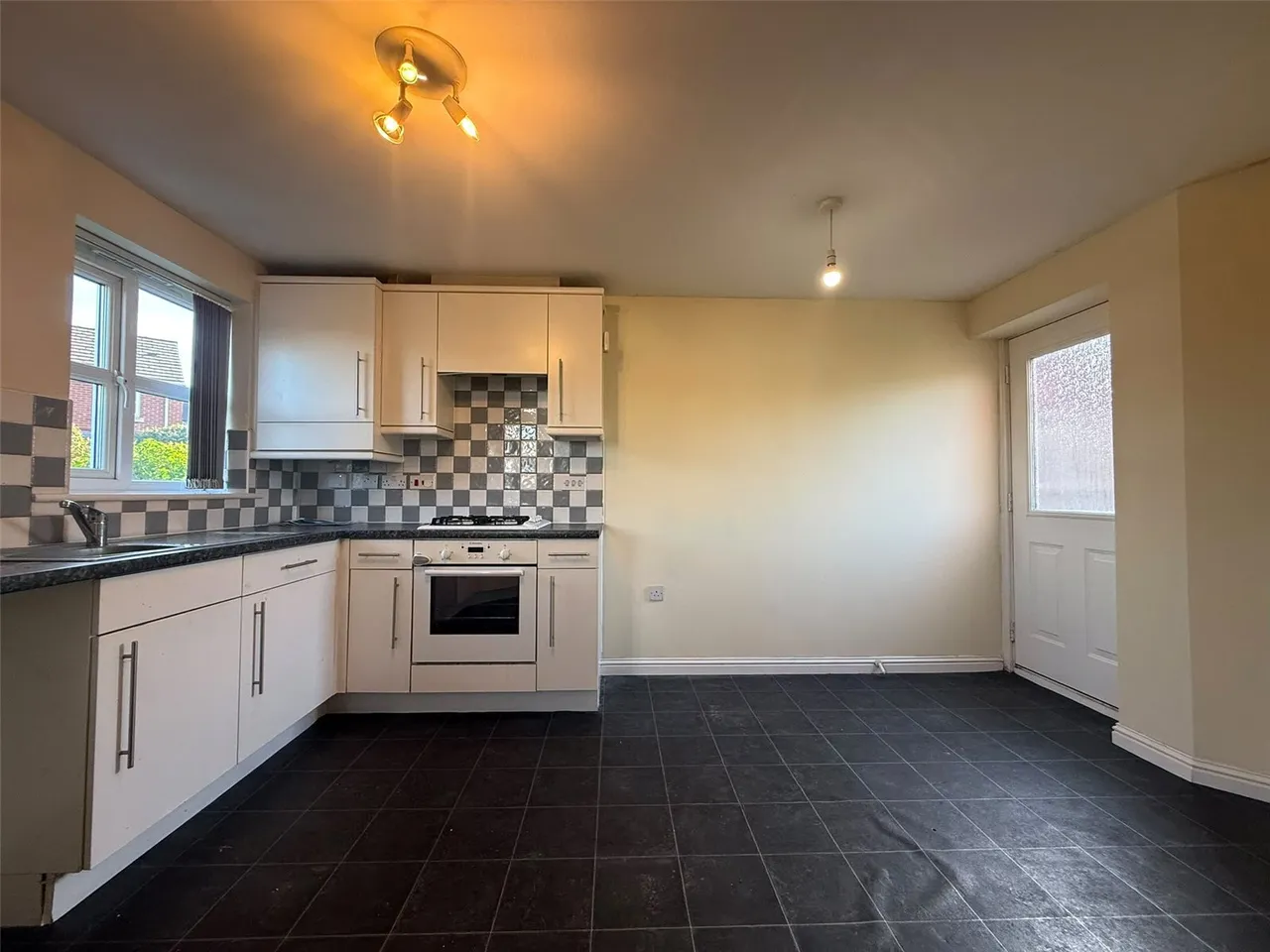 West Bank Street, Widnes, WA8, photo 7