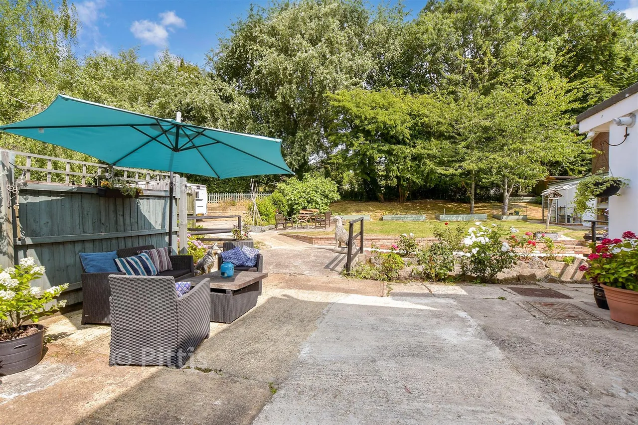 School Green Road, Freshwater, PO40, photo 14