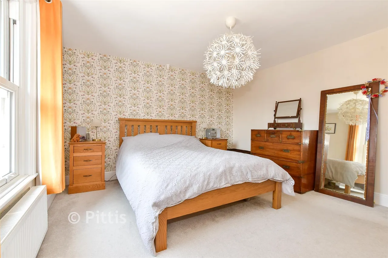 School Green Road, Freshwater, PO40, photo 8