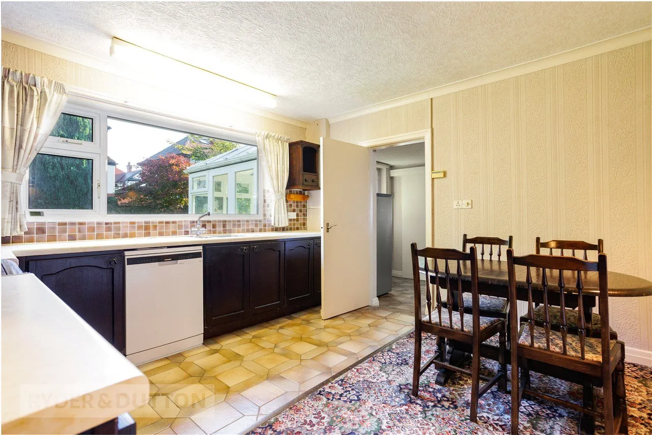 Elm Grove, Glossop, SK13, photo 6