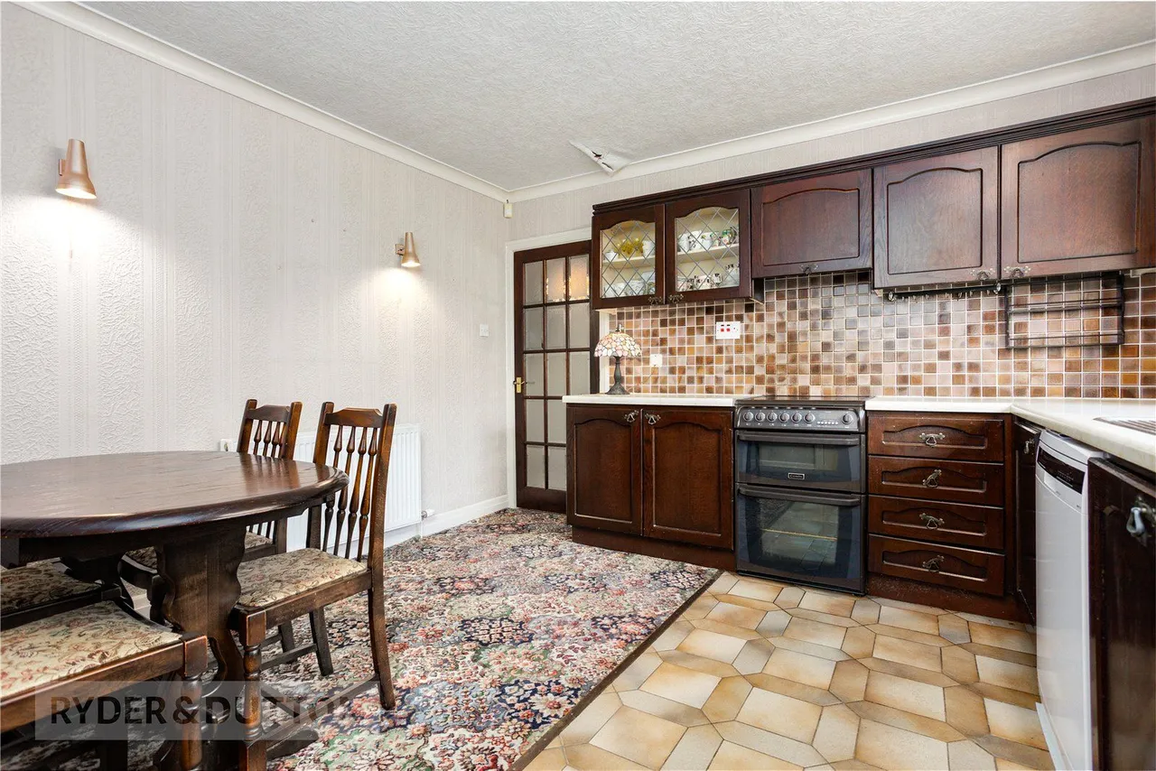 Elm Grove, Glossop, SK13, photo 7