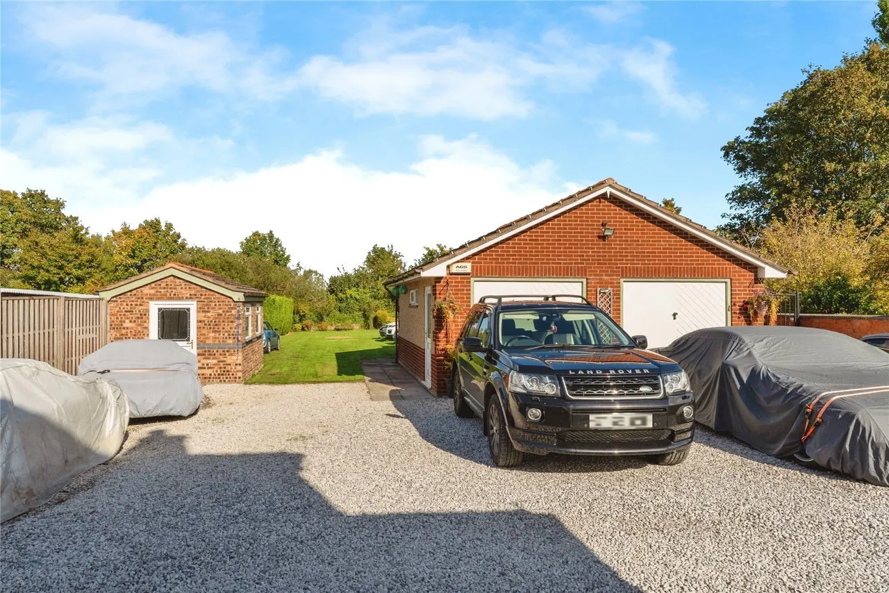 Chester Road, Oakenholt, CH6, photo 16
