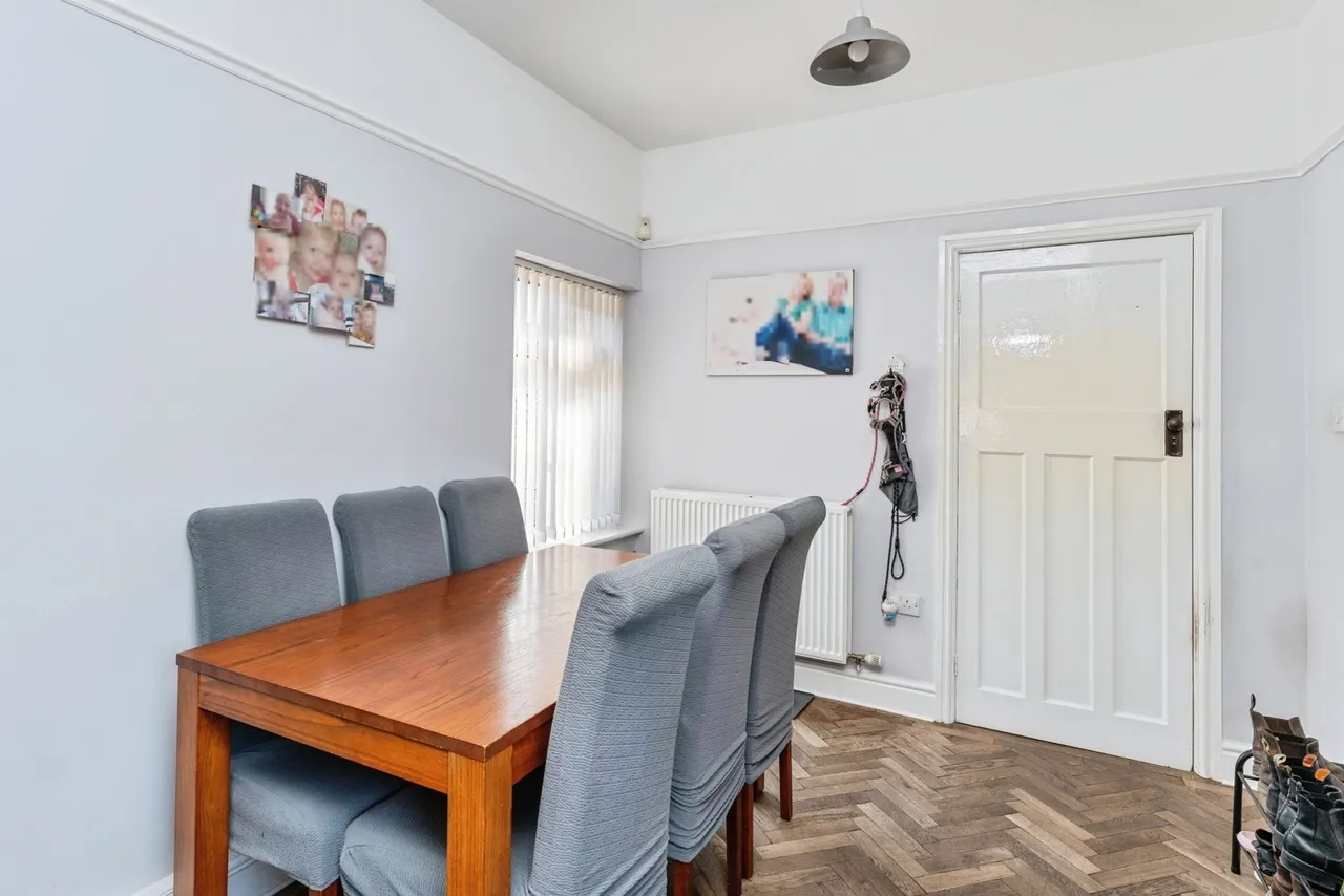 Chester Road, Oakenholt, CH6, photo 4