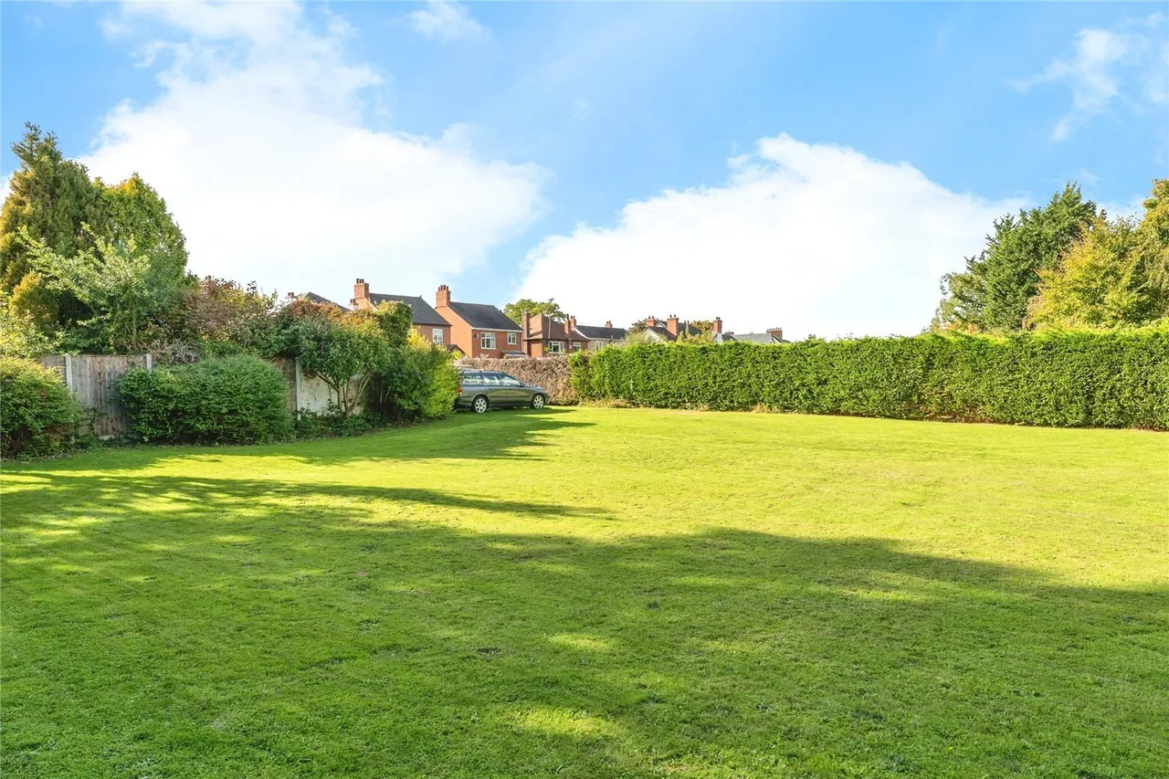 Chester Road, Oakenholt, CH6, photo 13