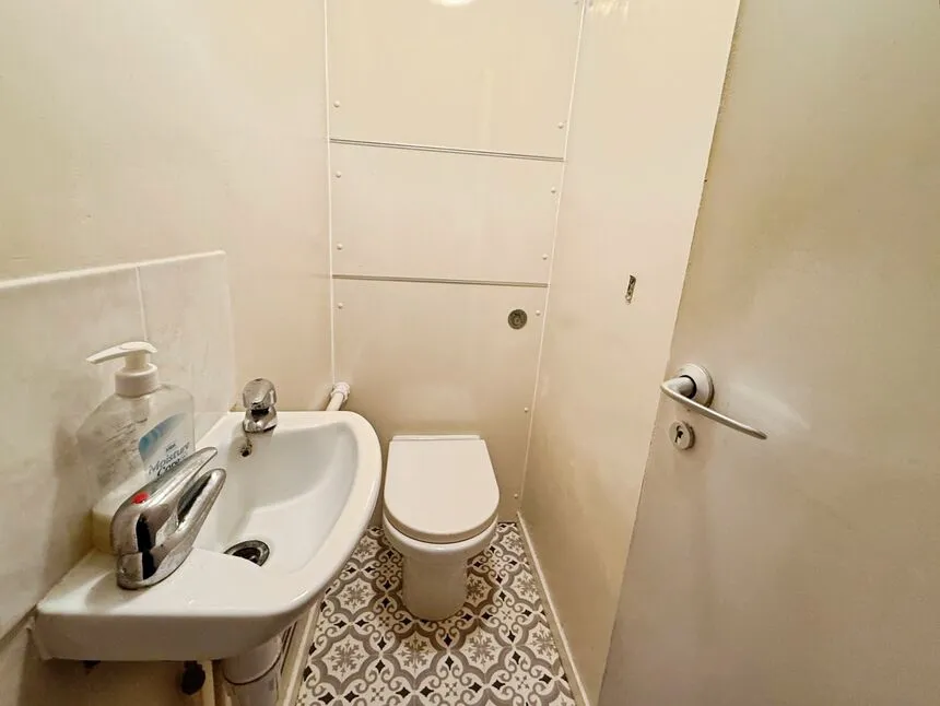 Owen Close, London, SE28, photo 8