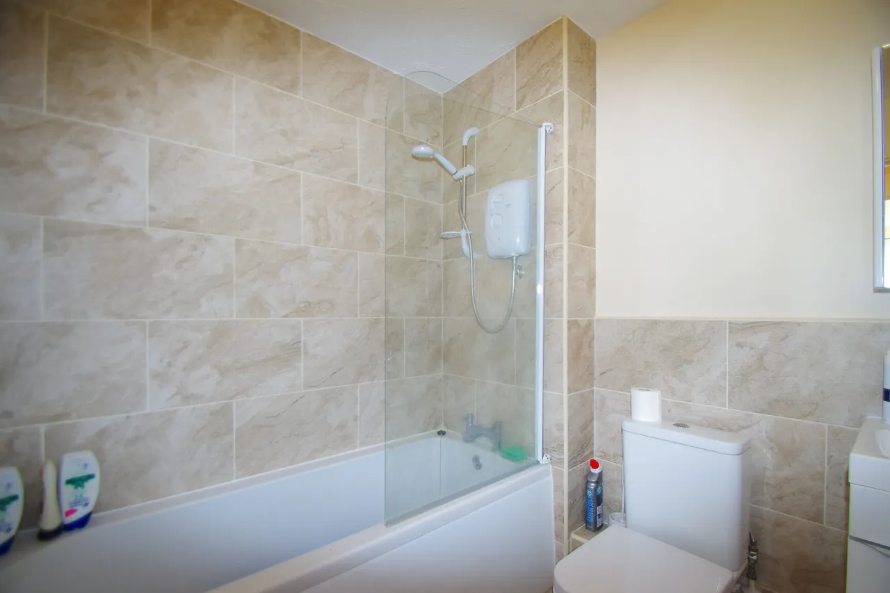 18 Badminton House, Anglian Close, Watford, photo 6