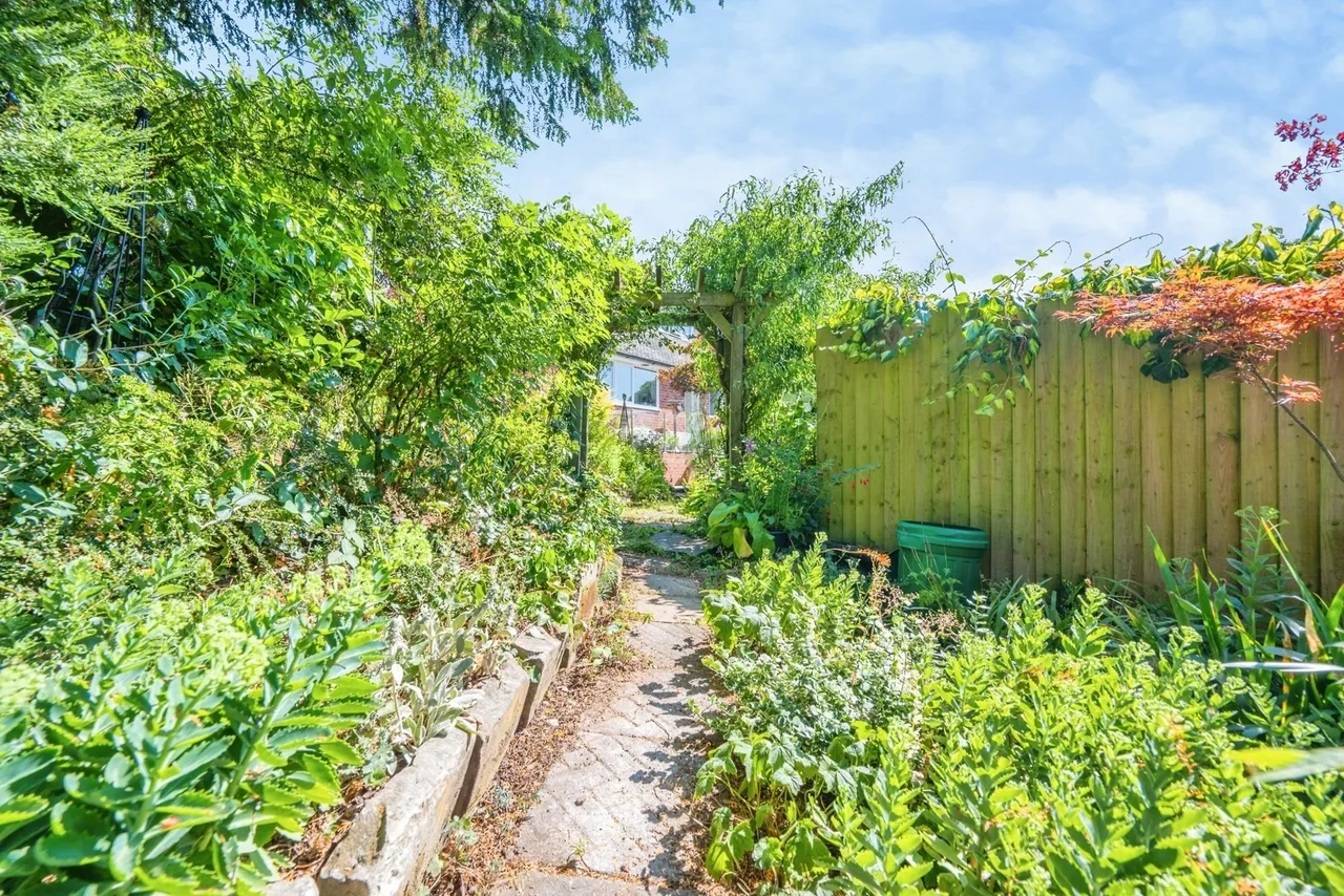 School Lane, Hints, B78, photo 31