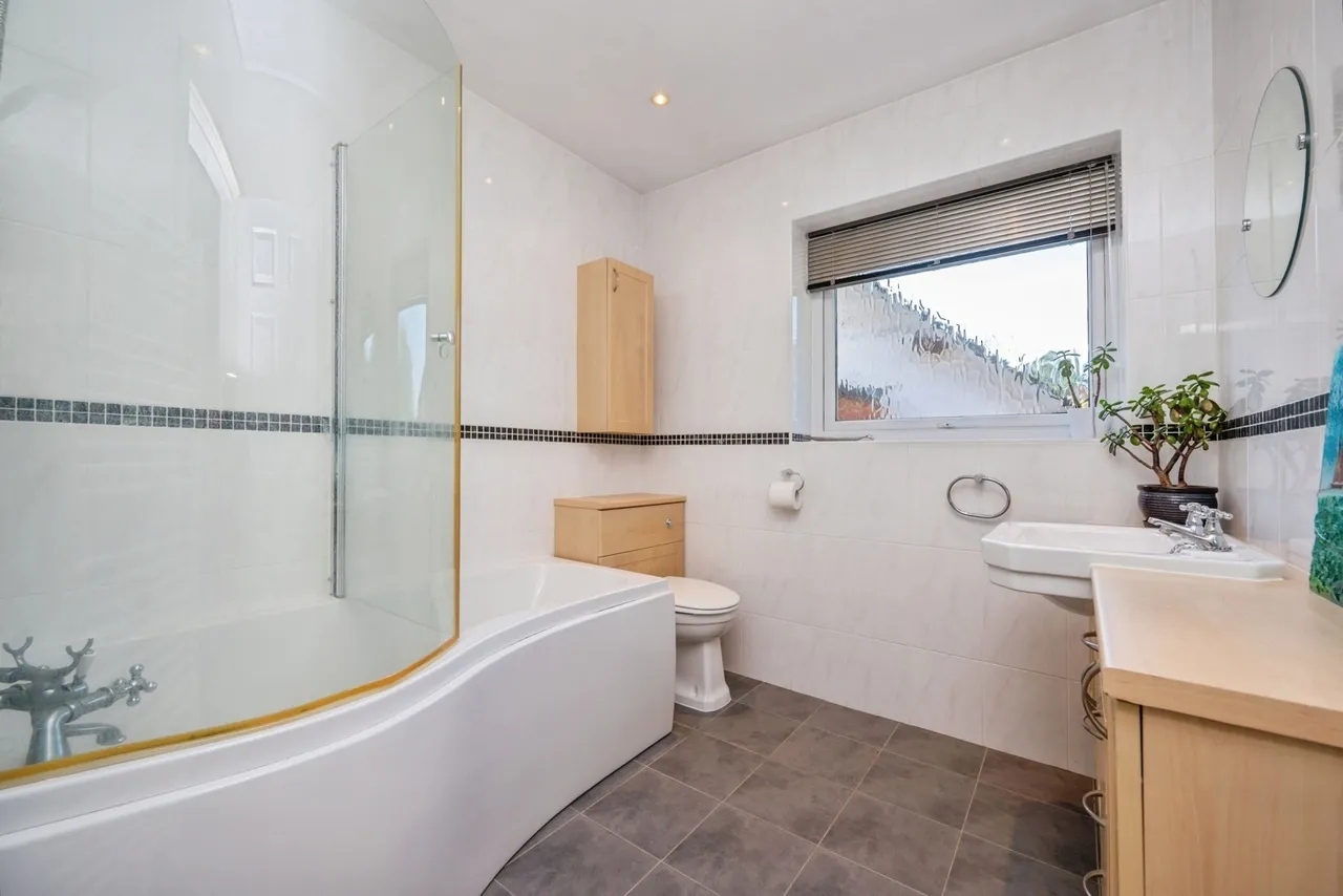 School Lane, Hints, B78, photo 16