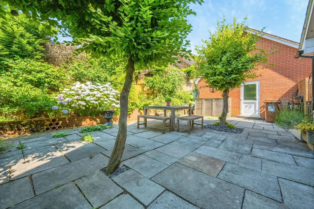 School Lane, Hints, B78, photo 3