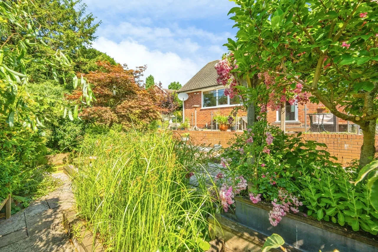 School Lane, Hints, B78, photo 2