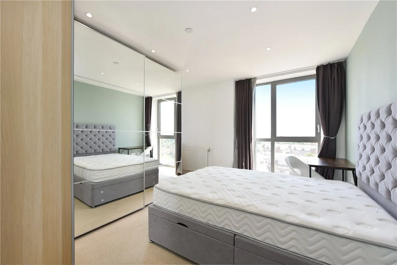 East Ferry Road, London, E14, photo 6