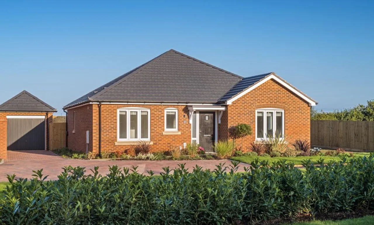 3 bed property for sale, Wittering Place, Church Road, PO20