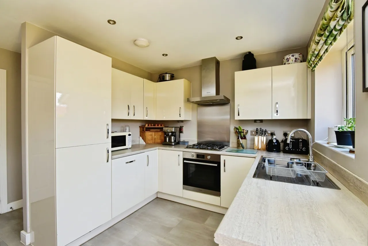 Skylark Row, Baldwins Gate, Newcastle, Staffordshire, ST5, photo 2
