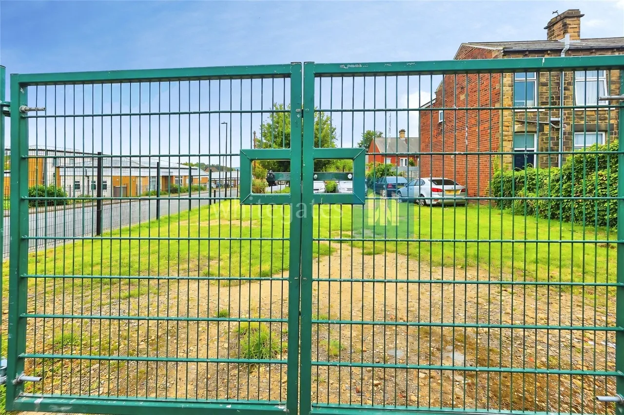 Brighton Street, Heckmondwike, WF16, photo 4
