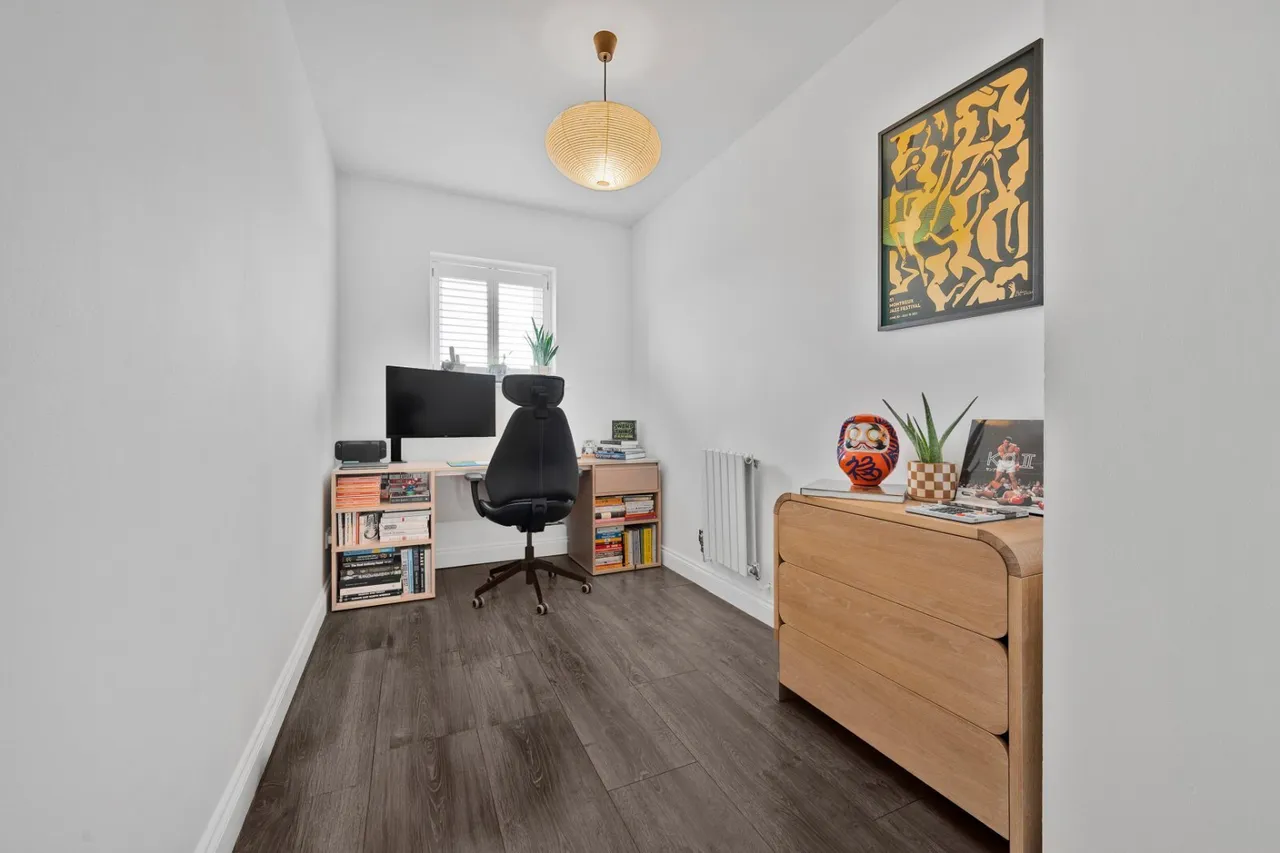 Wesley Avenue, London, E16, photo 14