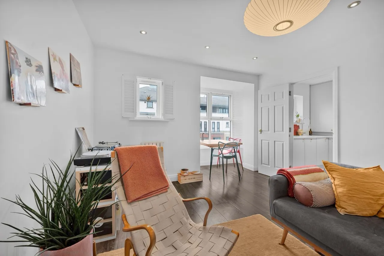 Wesley Avenue, London, E16, photo 11
