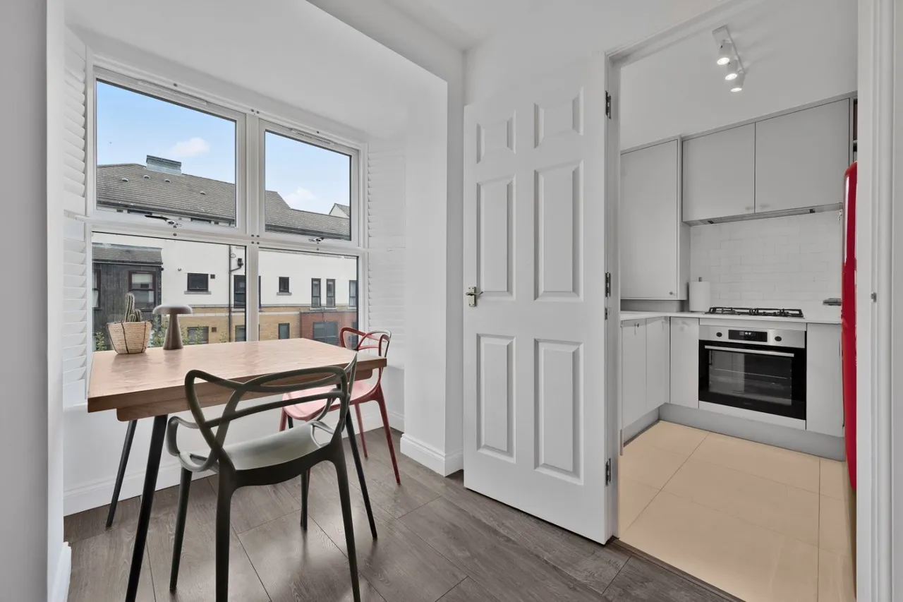 Wesley Avenue, London, E16, photo 12