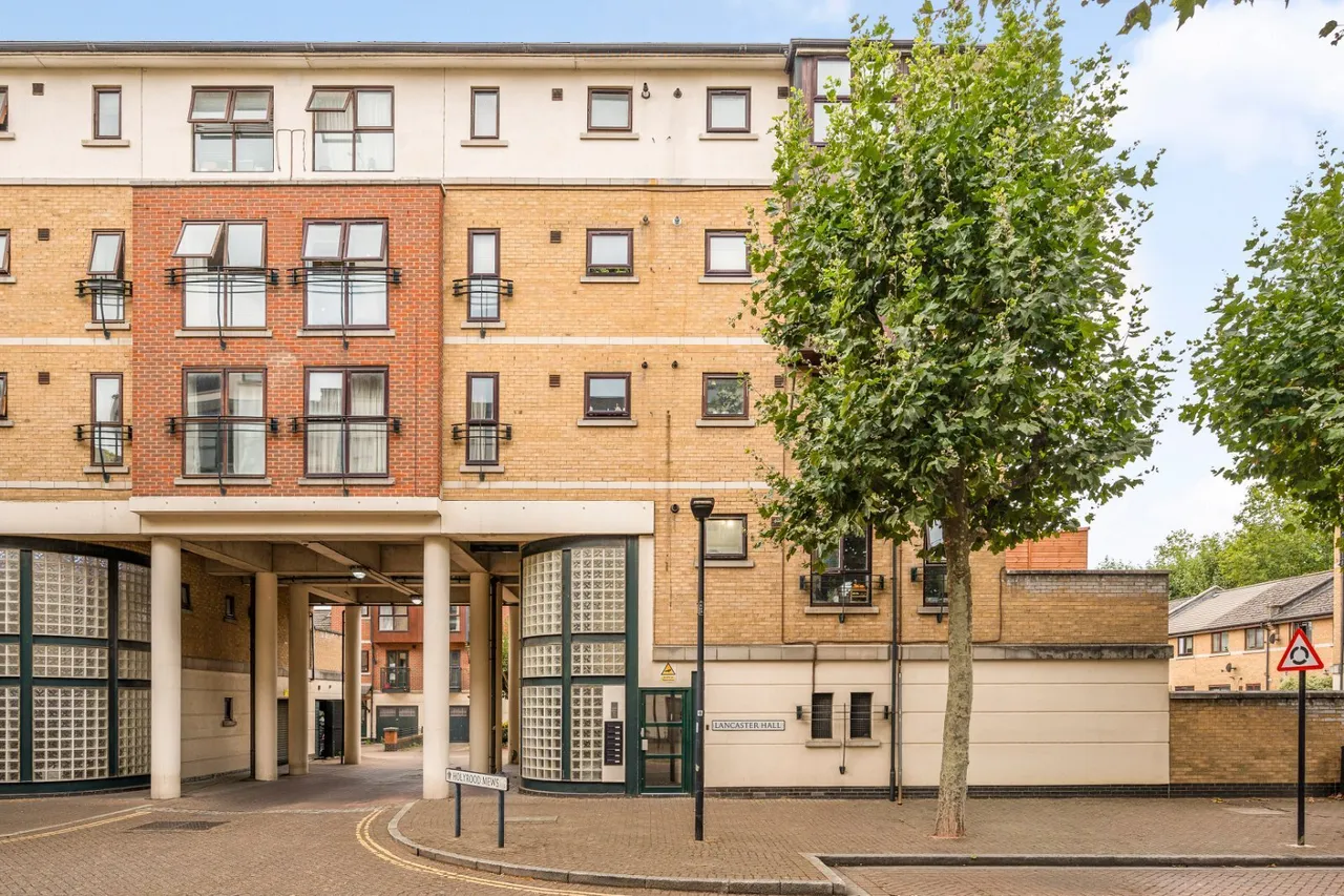 Wesley Avenue, London, E16, photo 15