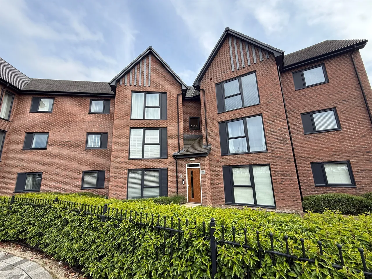 3 bed flat for sale — Tay Road, Lubbesthorpe, Leicester