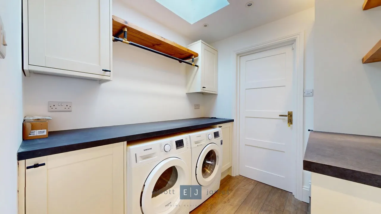 Stradbroke Grove, Buckhurst Hill, photo 10