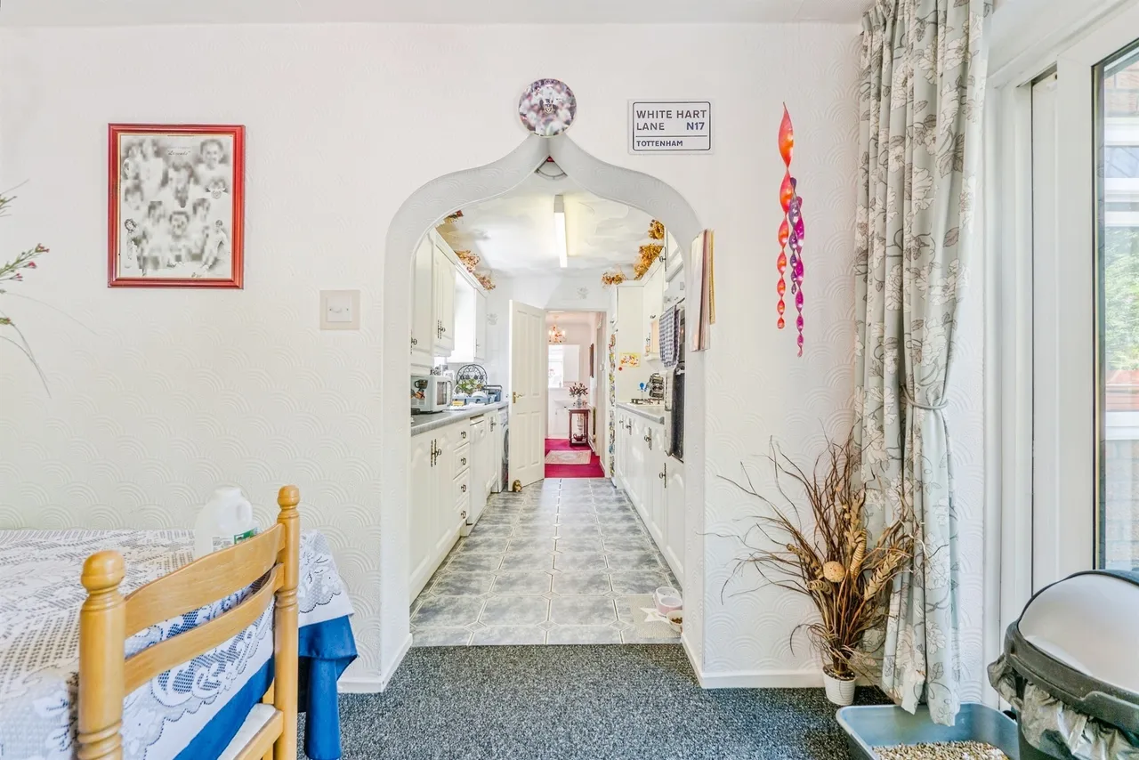 Tangmere Drive, CARDIFF, photo 12