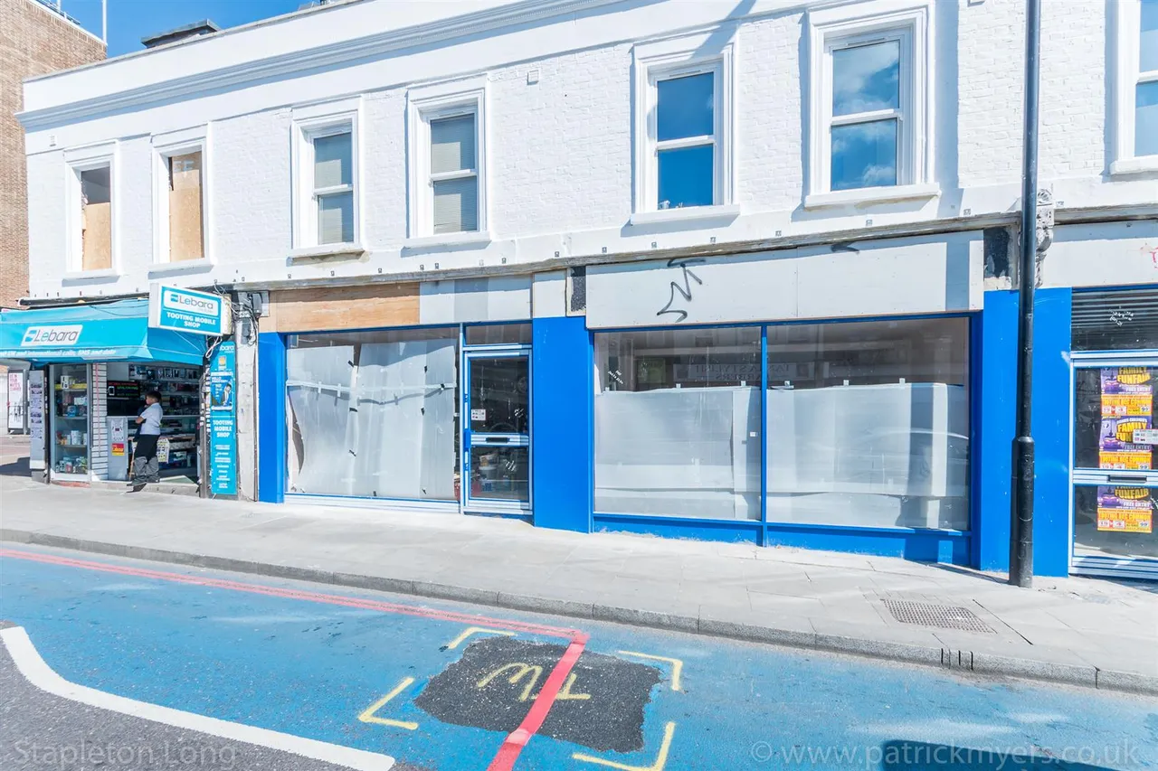 commercial to rent, To LetUpper Tooting Road, London