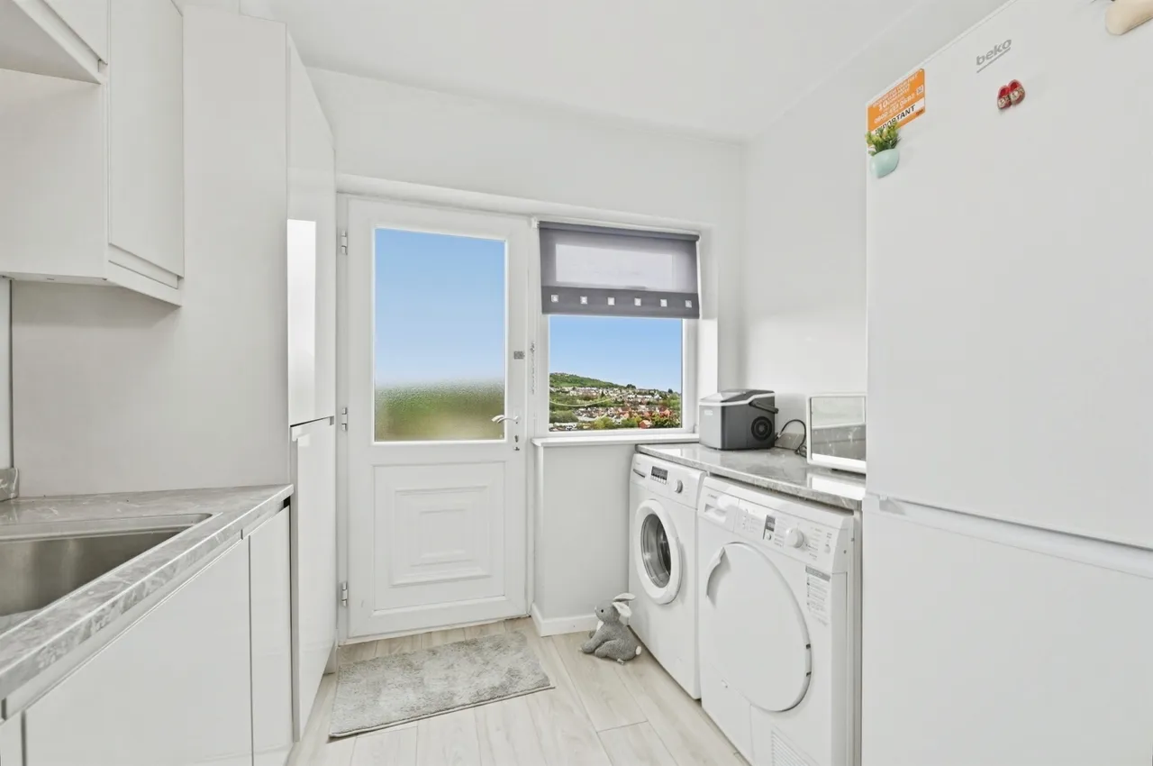 Brentwood Close, Soothill, Batley, photo 3