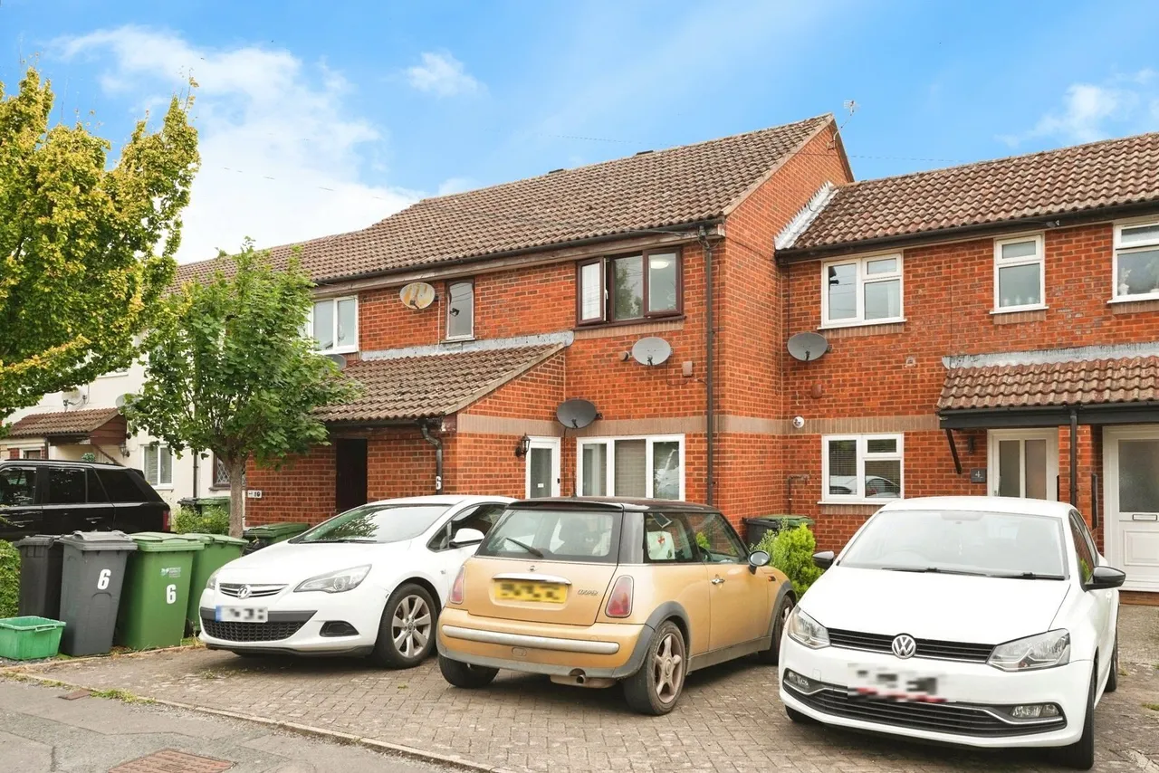 Maple Close, Hardwicke, Gloucester, Gloucestershire, GL2, photo 2