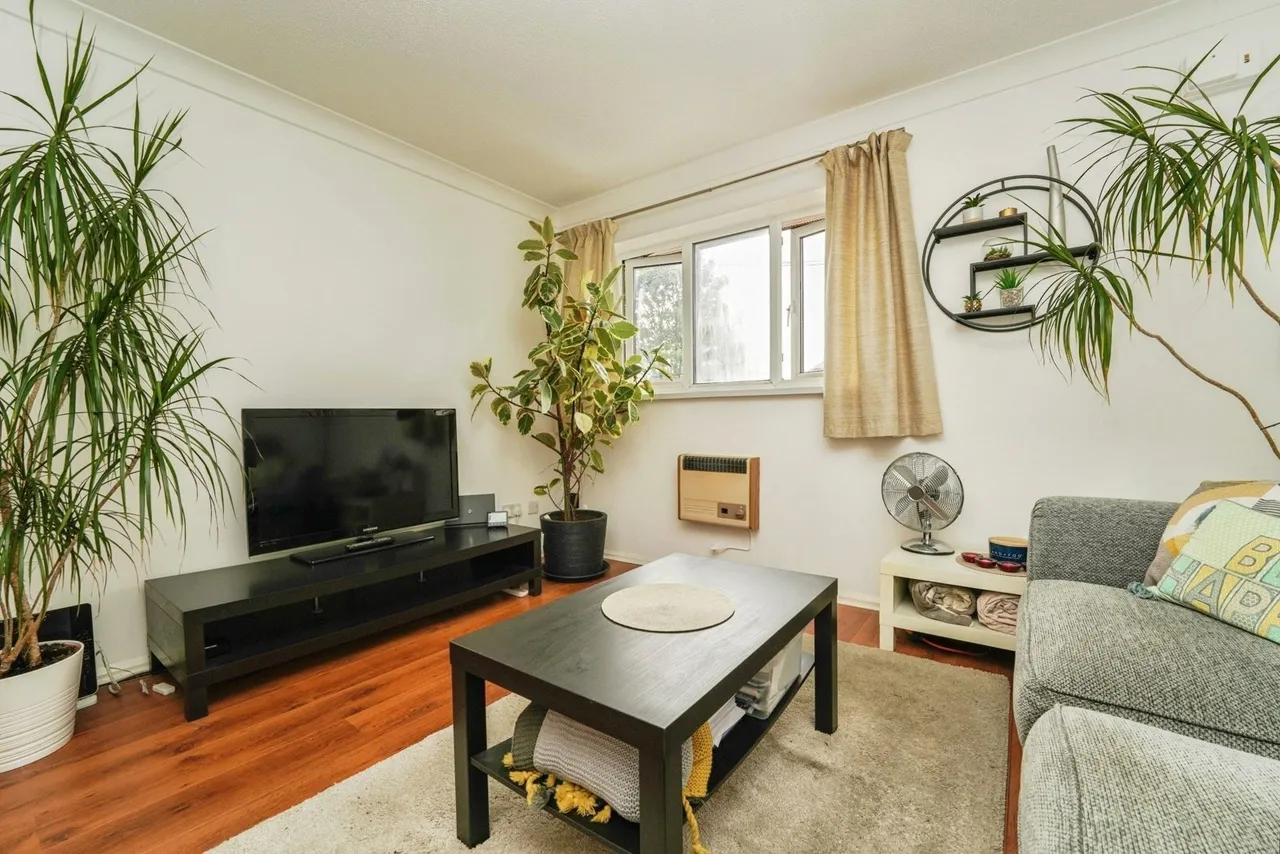 Maple Close, Hardwicke, Gloucester, Gloucestershire, GL2, photo 3