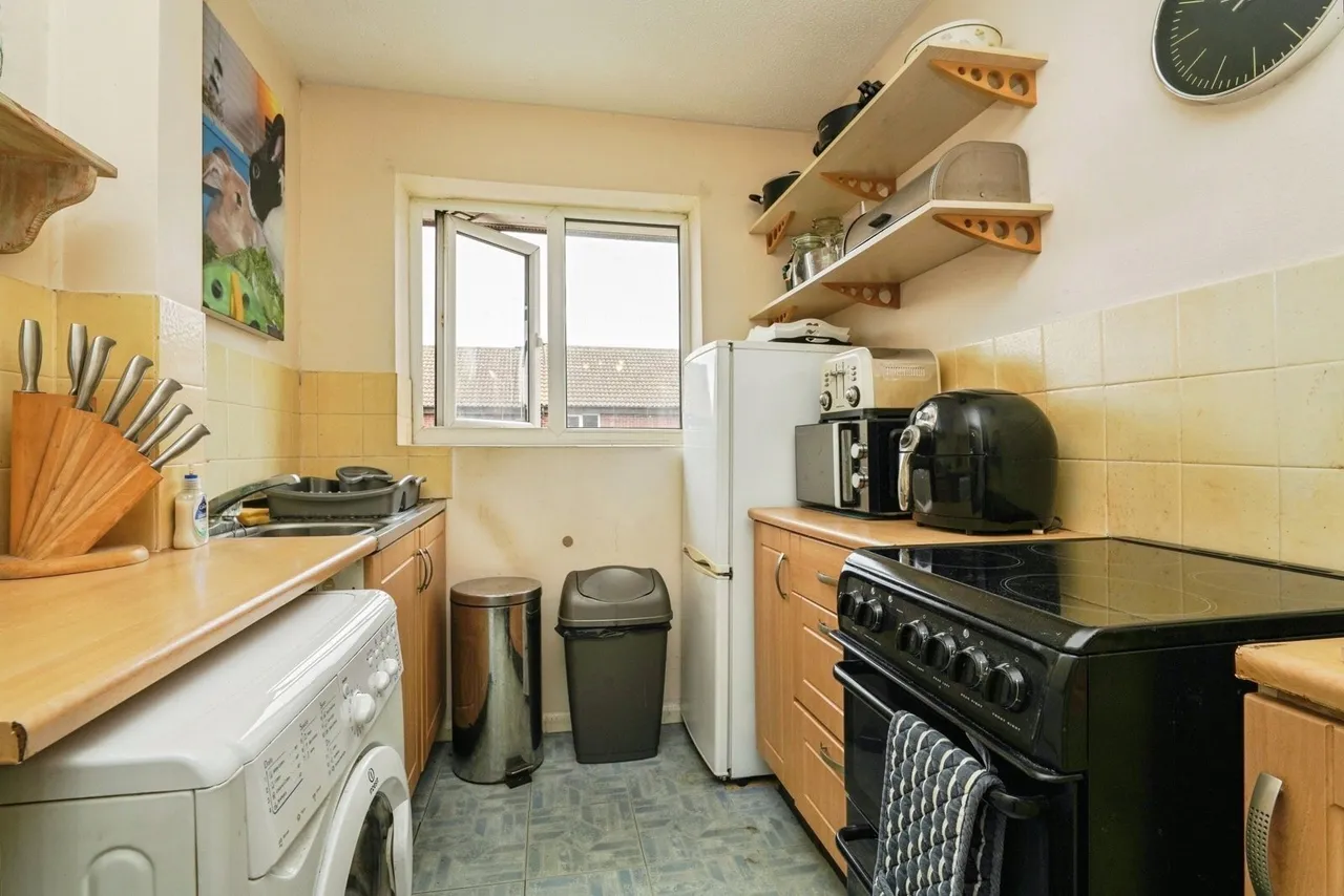 Maple Close, Hardwicke, Gloucester, Gloucestershire, GL2, photo 11