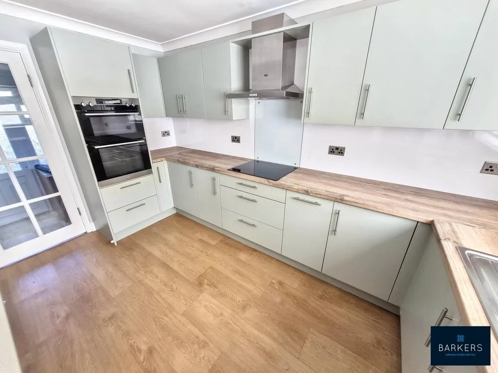 Thirlmere Avenue, Wyke BD12 9DS, photo 4