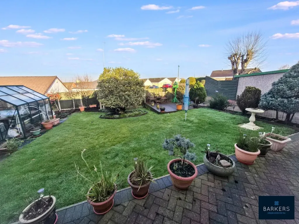 Thirlmere Avenue, Wyke BD12 9DS, photo 6