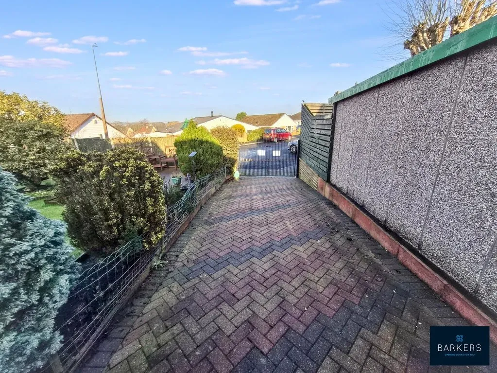 Thirlmere Avenue, Wyke BD12 9DS, photo 14