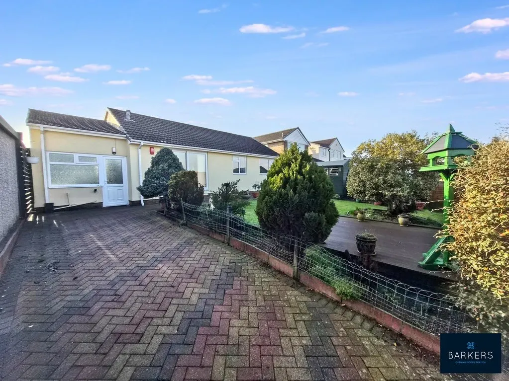 Thirlmere Avenue, Wyke BD12 9DS, photo 13