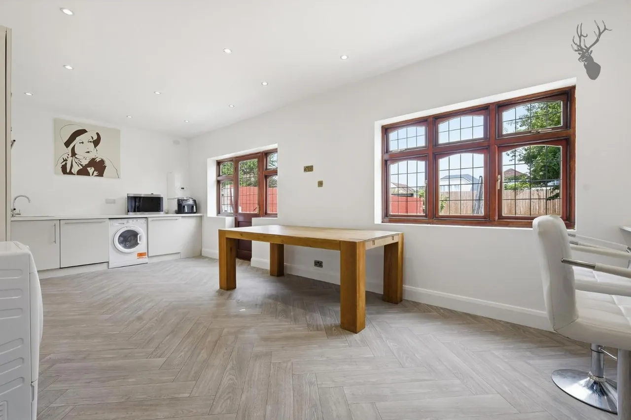 Briscoe Road, Rainham, RM13, photo 12